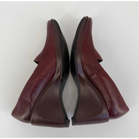 Vintage BCBG Burgundy Leather Wedge‎ Loafer Heels 7.5 - Picture 10 of 15